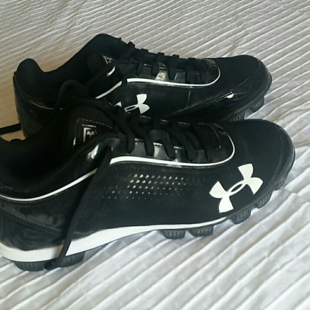 Under Amour women's softball cleats size 8